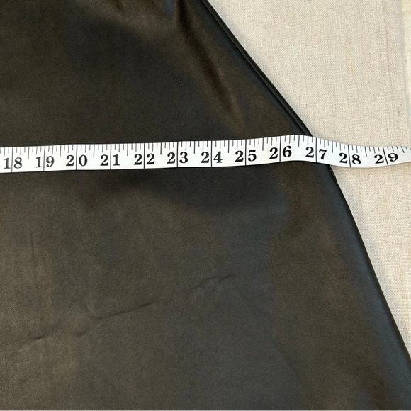 NWT Isaac Mizrahi Black Faux Leather A-Line Skirt Size 16 - Picture 6 of 12